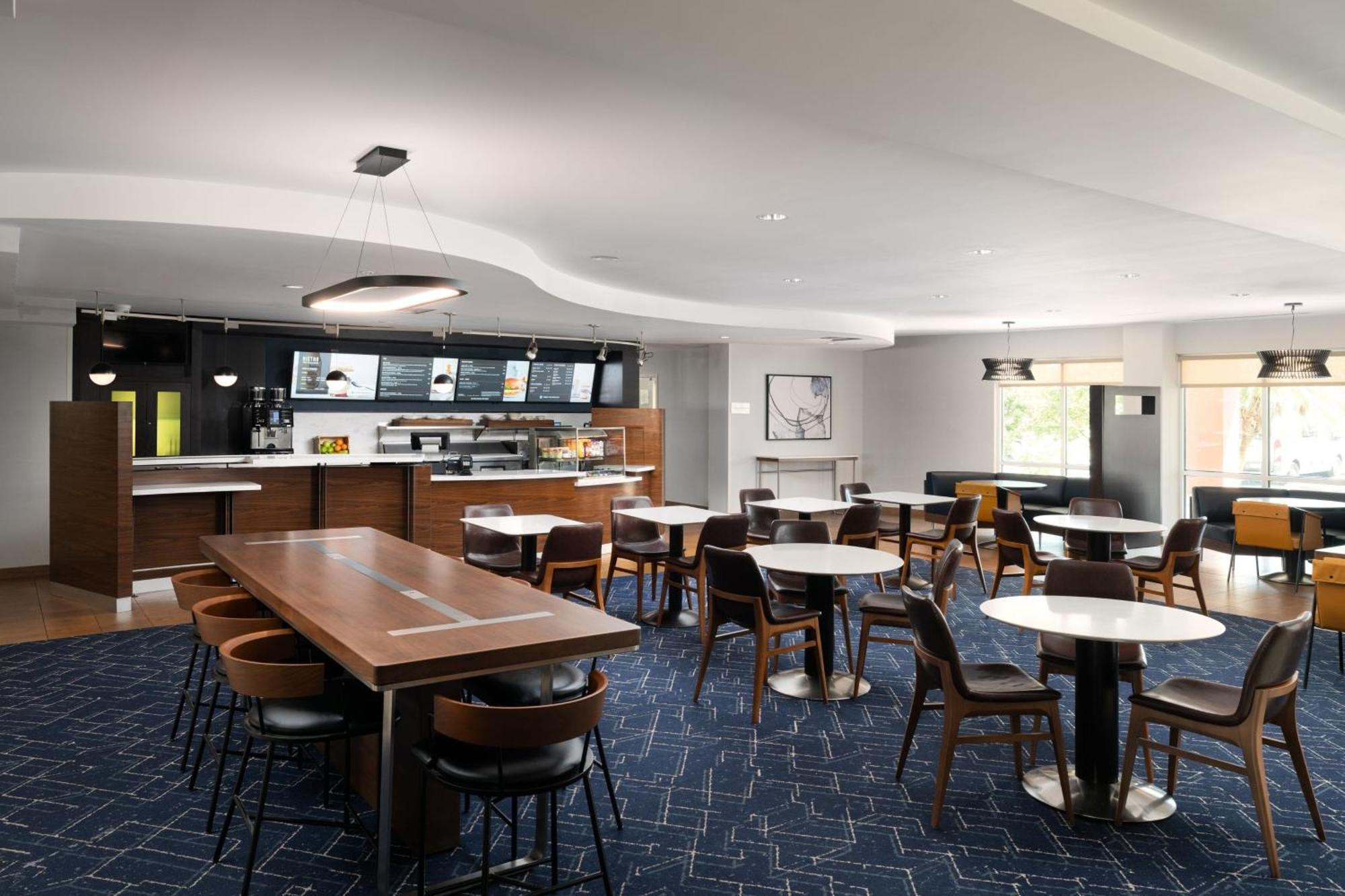Courtyard Jacksonville Hotel 3*