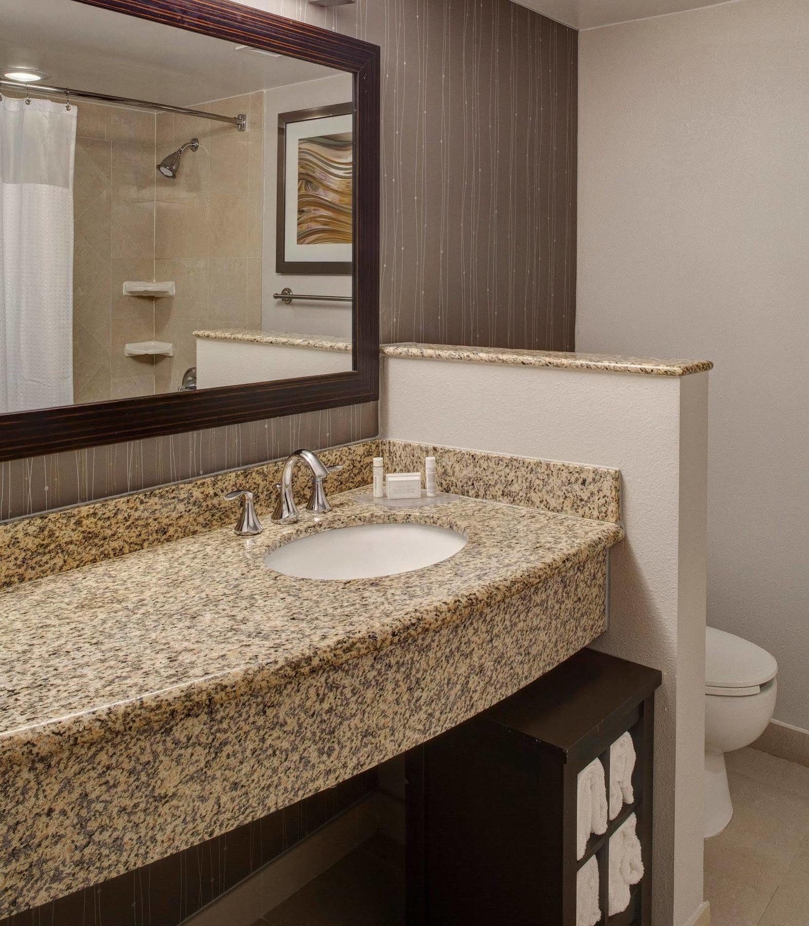 Courtyard Jacksonville 3*